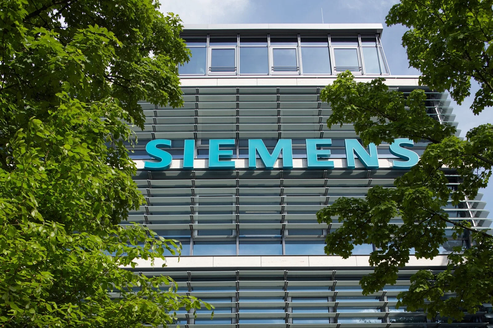 Siemens’ Robot Fixed a Turbine Blade​